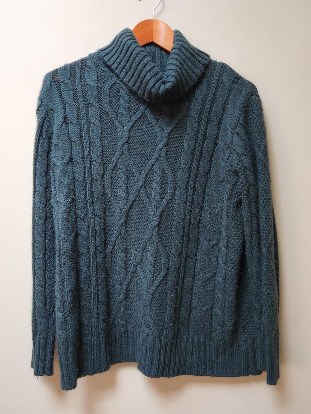 Zenana green cable knit sweater / XL